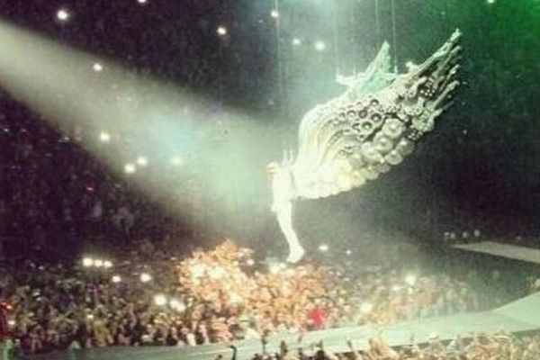 Les fans de Justin Bieber ont posté quantité de photos sur les réseaux sociaux, pour partager le concert du chanteur canadien à Paris Bercy à l'occasion du Believe Tour.