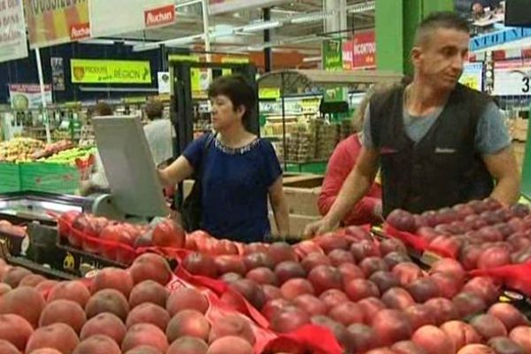 La récolte de fruits a été bonne dans les P.O : 10 tonnes de fruits catalans doivent être écoulées en une semaine dans cette grande surface