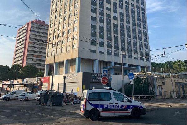 La tour d'Assas dans le quartier de la Paillade à Montpellier.