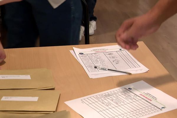 Sur le bulletin, les électeurs devaient voter Pour, ou Contre, la seule liste en lice.