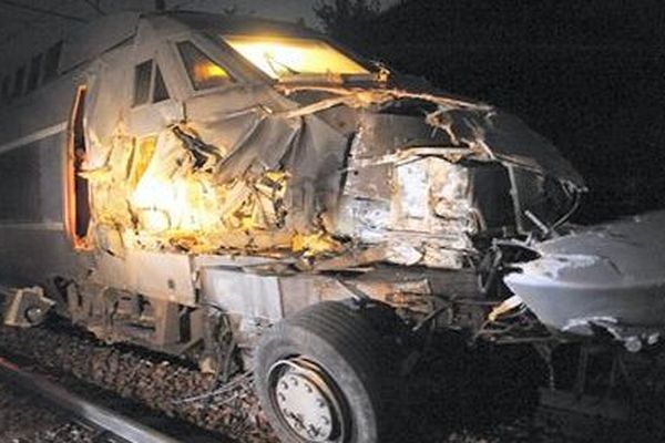 Difficile de dégager la voie à Sillé le Guillaume, après l'accident de train