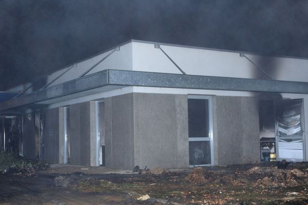 Le bâtiment de la  Mutuelle Sociale Agricole (MSA) de Morlaix, incendié lors d'une manifestation d'agriculteurs le 19/09/2014