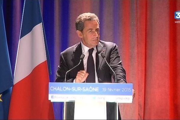 A Chalon-sur-Saône, Nicolas Sarkozy a fustigé la politique de François Hollande, l'accusant de "mentir le matin, à midi et le soir".