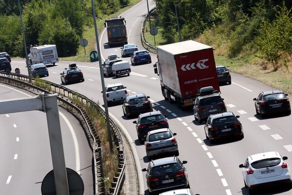 En réponse à l'alerte à la pollution, les préfectures du Grand Est ont décidé d'une réduction de 20km/h sur les autoroutes et chaussées à voies séparées samedi 4 août.