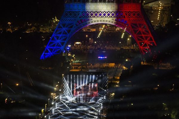 80 000 personnes au concert d'ouverture de l'Euro 2016 sur le Champ de Mars