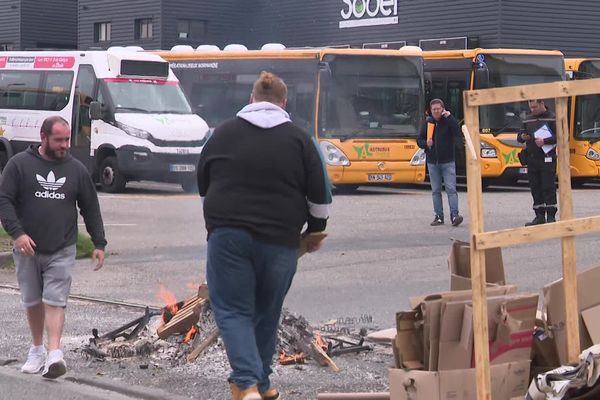 Les bus du réseau Astrobus étaient bloqués au dépôt à Lisieux, depuis le 16 septembre 2024. Le trafic reprend dans l'agglomération calvadosienne ce jeudi 3 octobre.