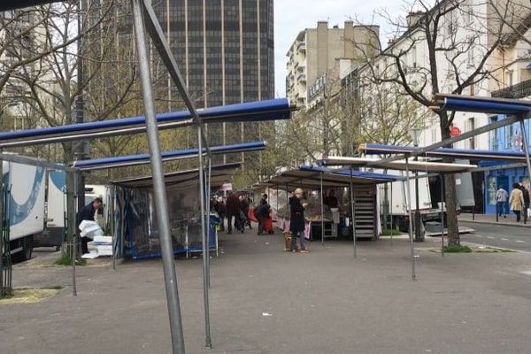 Le marché du boulevard Edgar-Quinet, dans le 14e arrondissement de Paris.