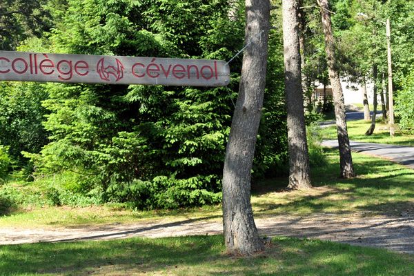 Le collège-lycée Cévenol du Chambon-sur-Lignon (Haute-Loire) a été placé en redressement judiciaire en mai 2013.