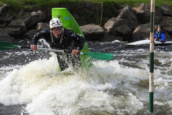 En plein effort dans une vague !