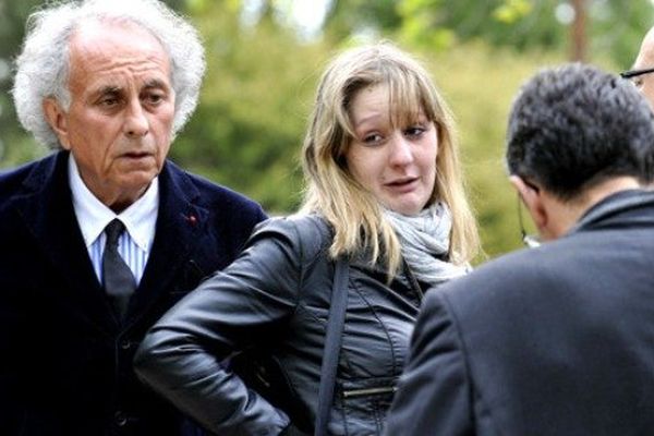 Le 12 mai 2013, lors d'une reconstitution de la disparition de Fiona, Cécile Bourgeon prétendait que Fiona avait disparu. 