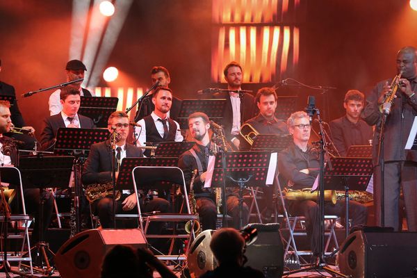 Ici, les musiciens de l'Amazing Keystone Big Band se produisaient le 6 juillet 2016 au théâtre antique de Vienne