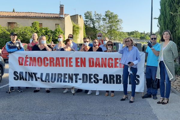 Des habitants de Saint-Laurent-des-Arbres contestent l’installation du maire