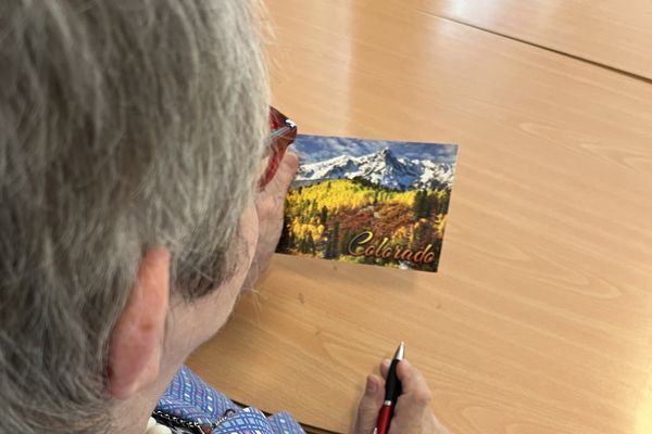 Opération "Cartes postales" à l'EHPAD La Charité à Caen