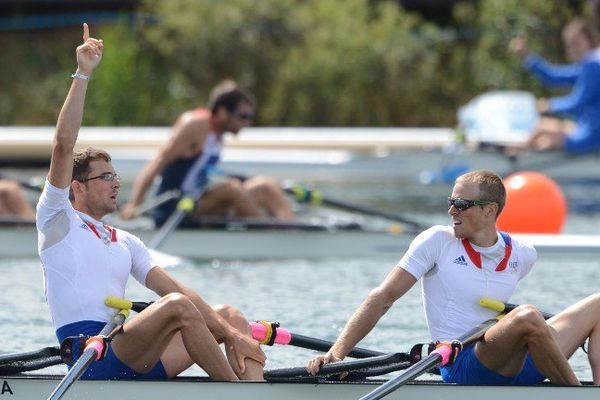 Stany Delayre, à l'arrière, comblé par cette médaille d'or