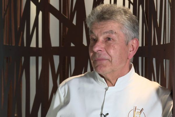 Lundi 3 juin, Régis Marcon et six autres grands noms de la gastronomie ont fêté les 15 ans du restaurant Serge Vieira et rendu hommage au chef décédé l'année dernière.