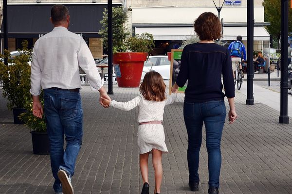 Accueillir dans la durée un enfant habitant près de chez soi pour l'aider à grandir.