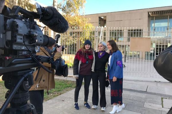 Loreline n’a pu faire le déplacement mais Thaïs, Solenne et Anna sont bien présentes.