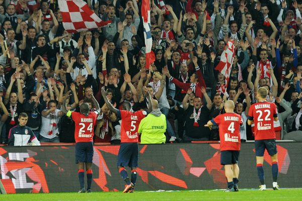 Joueurs et supporters : la victoire favorise la communion au LOSC en ce moment !