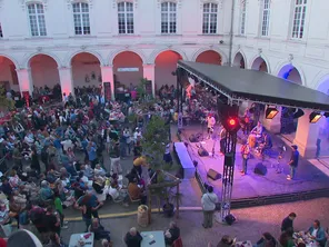 Depuis 20 ans, le festival Voyages au cœur de l'été emmène ses spectateurs bien loin d'Amiens.