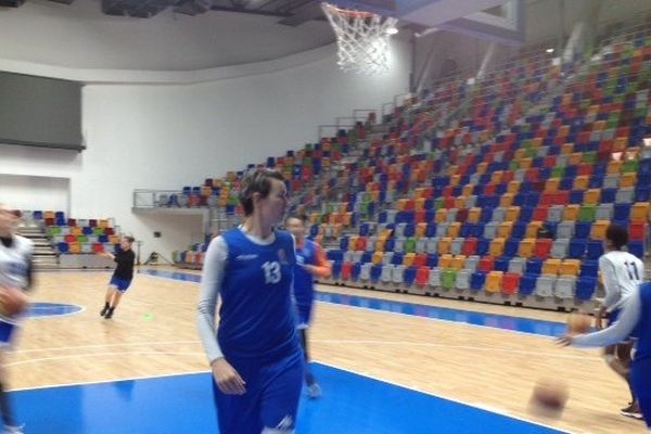 Les filles de Lattes Montpellier avant leur match à Prague