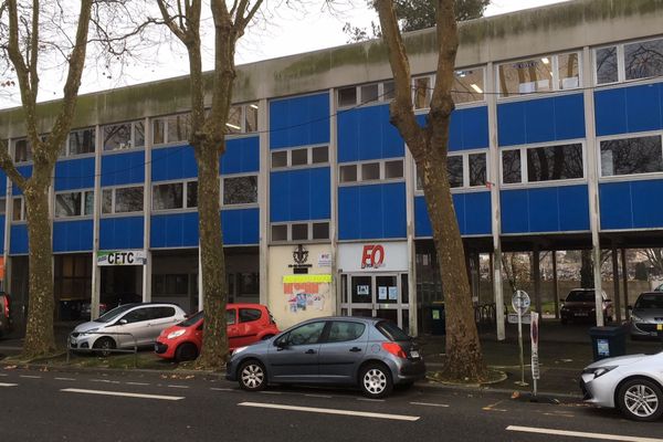 Selon les expertises de la mairie de Lorient, l'occupation de la maison des syndicats est devenue dangereuse