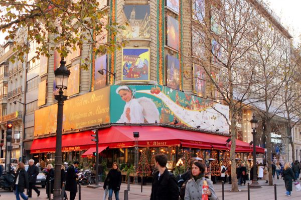 LA Maison de l'Alsace est située au 39, avenue des Champs-Élysées