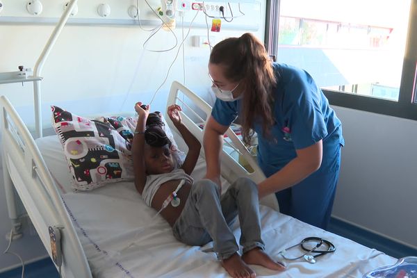 A 5 ans, le petit Kyan est hospitalisé à Clermont-Ferrand pour un cancer.