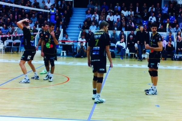 L'équipe de Rennes a battu les cannois 3 sets à 0 (25-19 25-14 25-19)