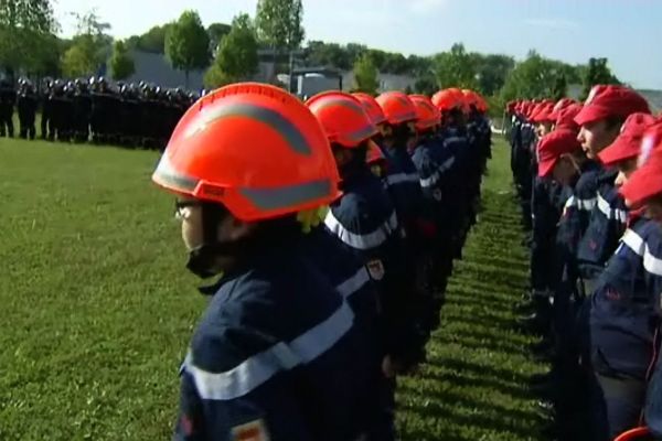 80 nouveaux engagés ont la lecture de leurs droits et leurs devoirs, en rejoingnant le corps des sapeurs-pompiers de Côte-d'Or