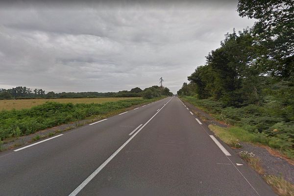 La longue ligne droite entre Bellac et Mézières-sur-Issoire où a eu lieu l'accident