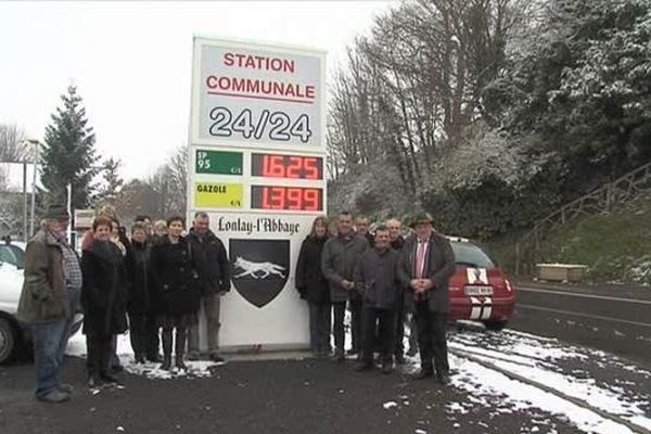 Une pompe à essence inaugurée en grande pompe !!!