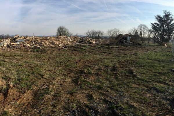 La ferme a été détruite pendant la nuit