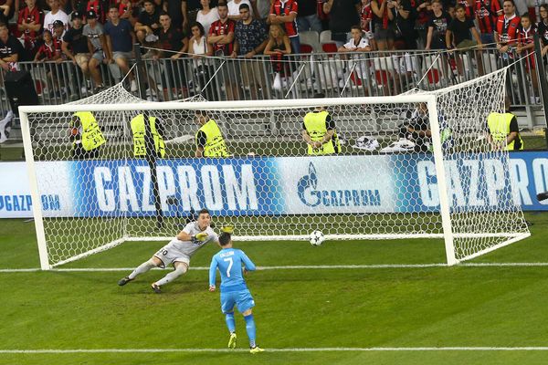 Match de barrage retour de la Ligue des Champions entre Nice et SCC Naples : but de Callejon pour Naples