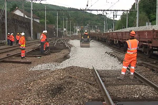 La SNCF poursuit la rénovation de la POLT.