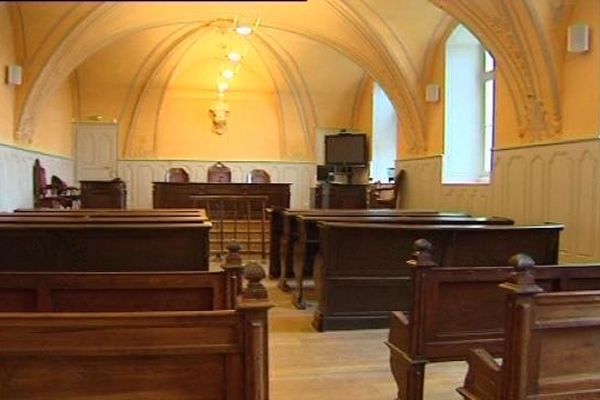 Une salle d'audience du tribunal de Dole 