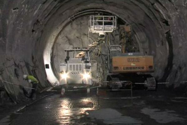 La galerie de reconnaissance creusée côté français sur 9km