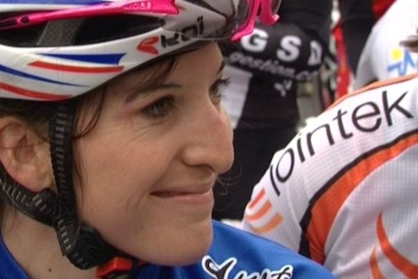 Mélodie Lesueur, la cycliste picarde fait partie de l'équipe de France qui participe à cette Route de France 2013.