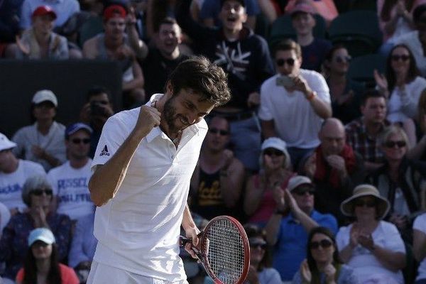 "J'ai des chances de faire encore mieux", a prévenu lundi le Français Gilles Simon, après s'être qualifié pour les quarts de finale de Wimbledon,
