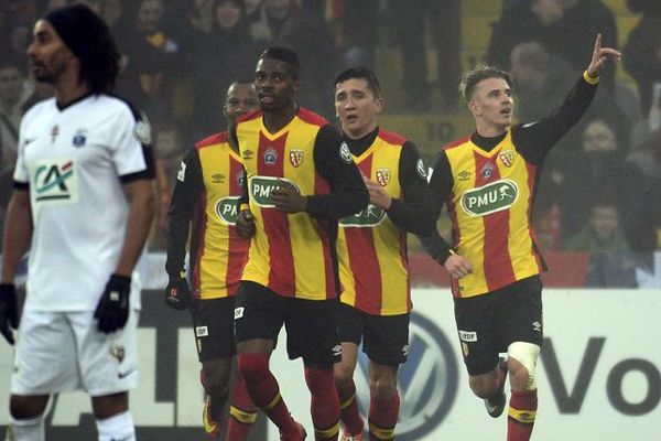 Les Lensois, emmenés par Bourigeaud, ont éliminé le FC Metz et se qualifient pour les 16e de finale de la Coupe de France.