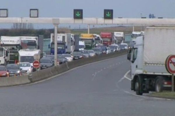 L'opération escargot et péage gratuit s'est déroulé sur l'A16. 