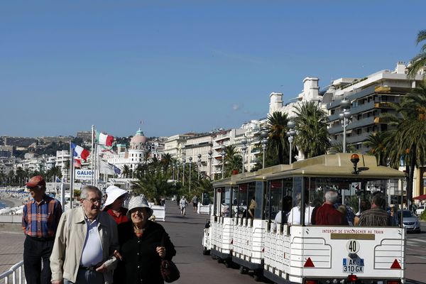 Le train touristique sur la Prom.