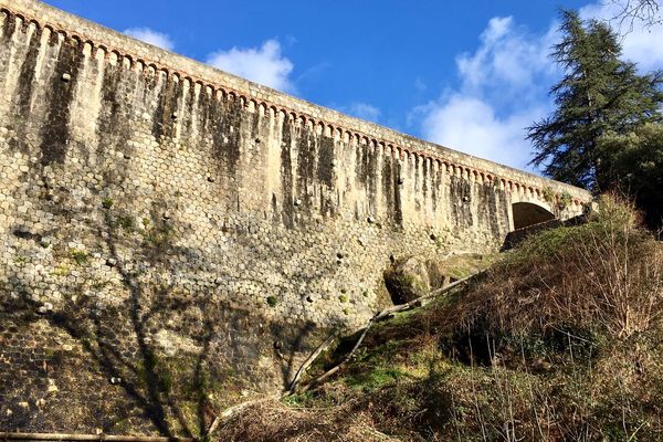 Aude : le barrage de Cenne-Monestiés entre Carcassonne et Castelnaudary a besoin d'être consolidé. Il a été construit en 1883 - janvier 2019.