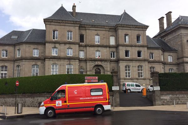 Les pompiers sont intervenus à la maison d'arrêt d'Aurillac le vendredi 8 juin 2018.