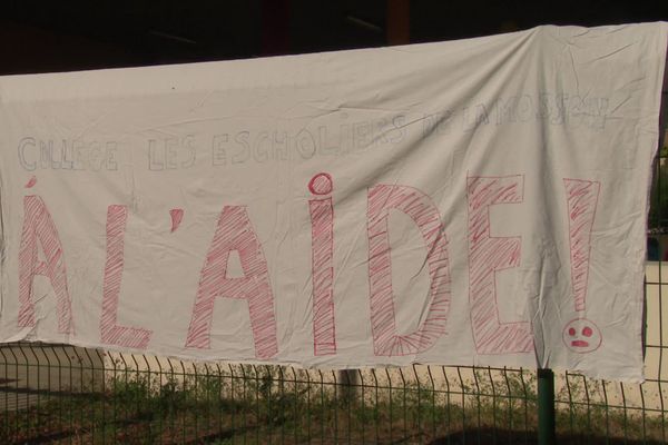 Au collège des Escholiers dans le quartier de la Mosson à Montpellier, les professeurs appellent à l'aide, ils dénoncent leurs conditions de travail - septembre 2020