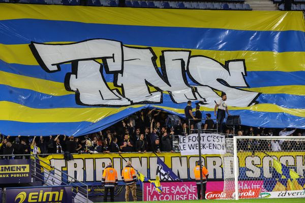 La Tribune Nord Sochaux, le plus gros groupe de supporters sochaliens.