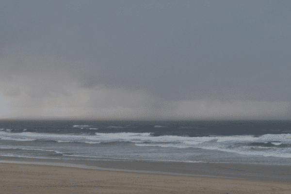 Du gris à l'horizon de ce dimanche matin, sur le littoral calvadosien...