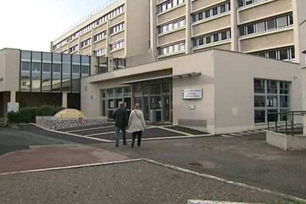 La Caisse d'Allocations Familiales du Puy-de-Dôme, rue Pélissier à Clermont-Ferrand, a vu ses parkings inondés mardi. Sans incidence sur le fonctionnement des services.