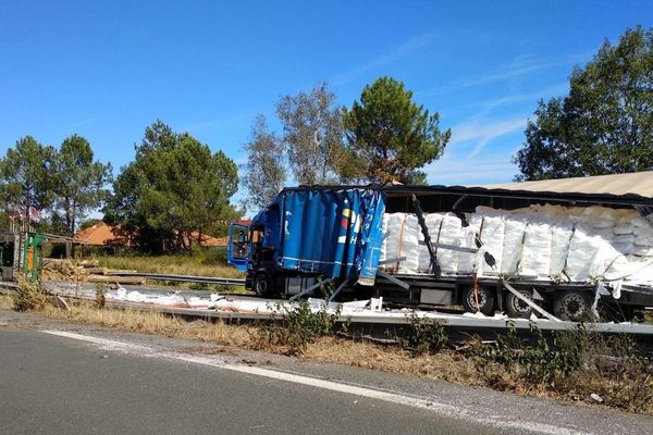 Plusieurs camions se sont renversés sur l'A10 à hauteur de Saugon en Gironde