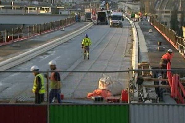 Le viaduc Léon Blum en construction