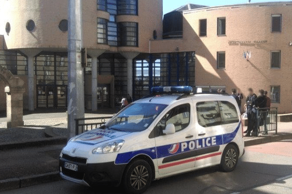 Démantèlement d'un trafic de stupéfiants aux abords du lycée Suzanne Valadon